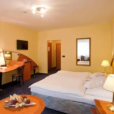 Savoy Hotel 4*